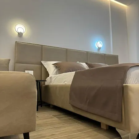 Ola Apartment *